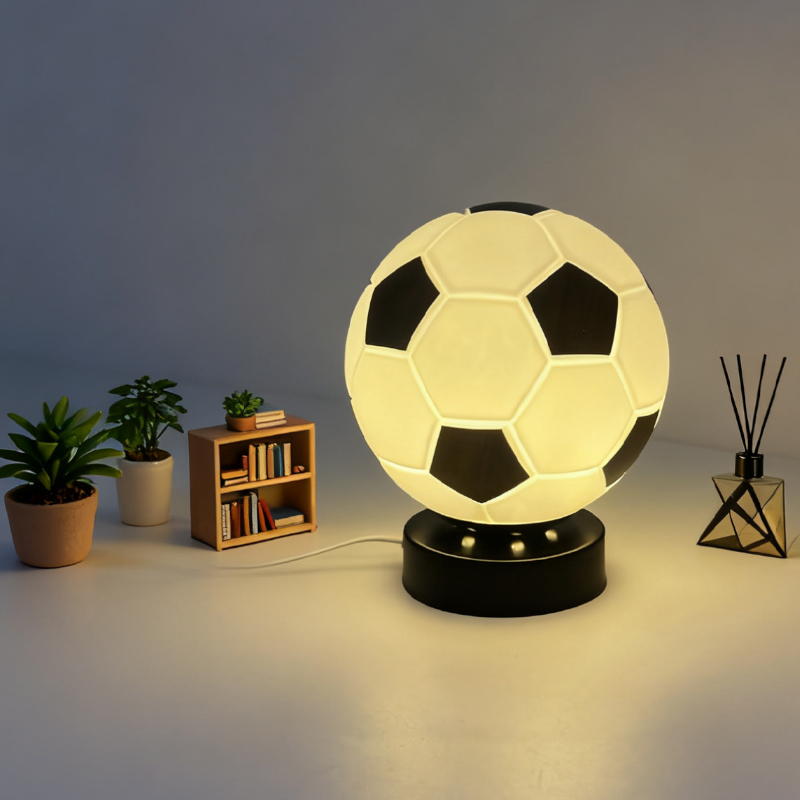 サッカー LED ハイエンドクリエイティブギフトテーブルラン - Lighting Decorative のレビューと価格