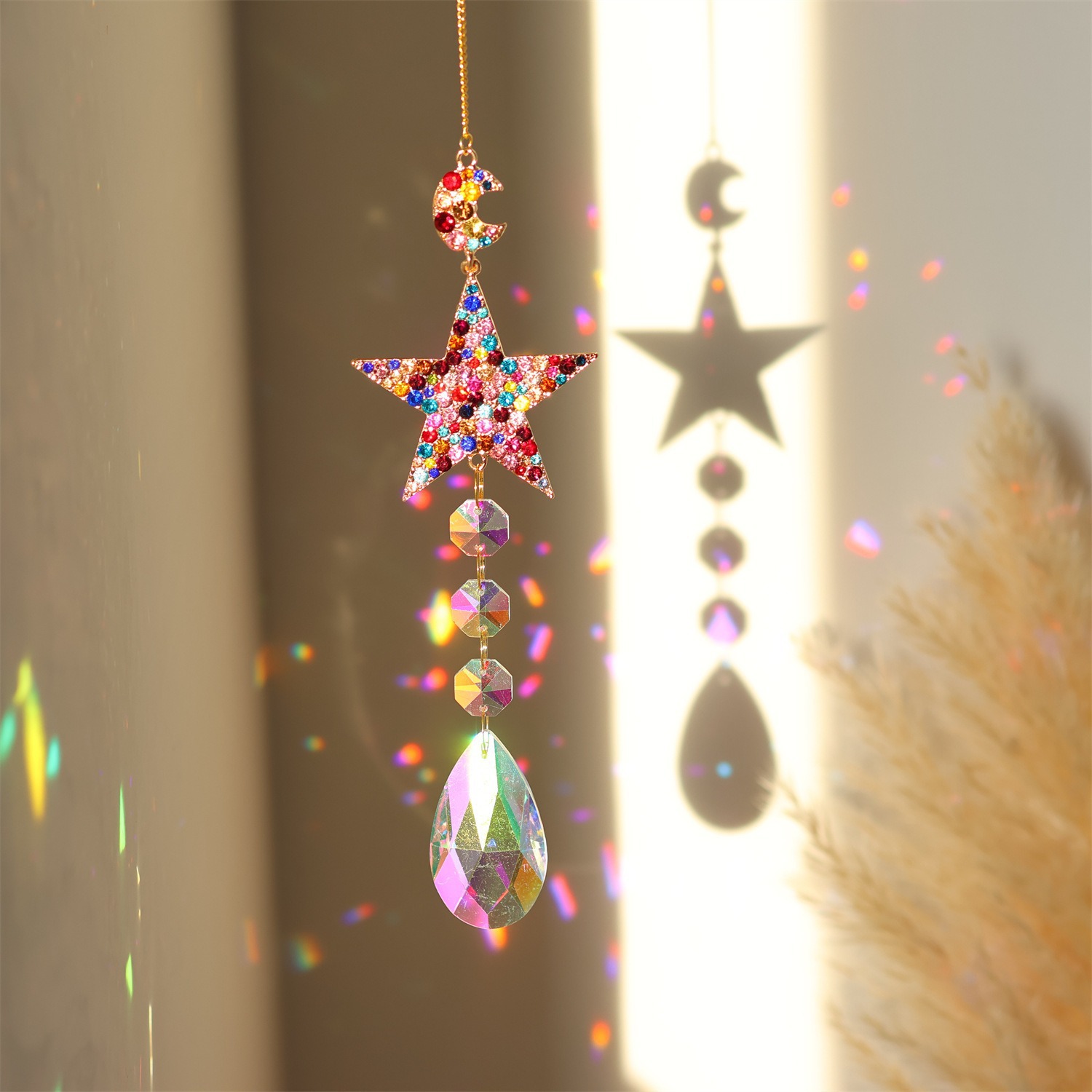 きらめく美しい色のダイヤモンドスター、月、蝶、太陽のリース、 - Lighting Jockey のレビューと価格